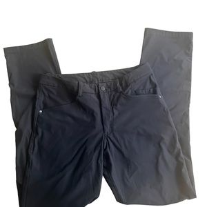 EUC Lululemon stretchy men’s pant in size 34